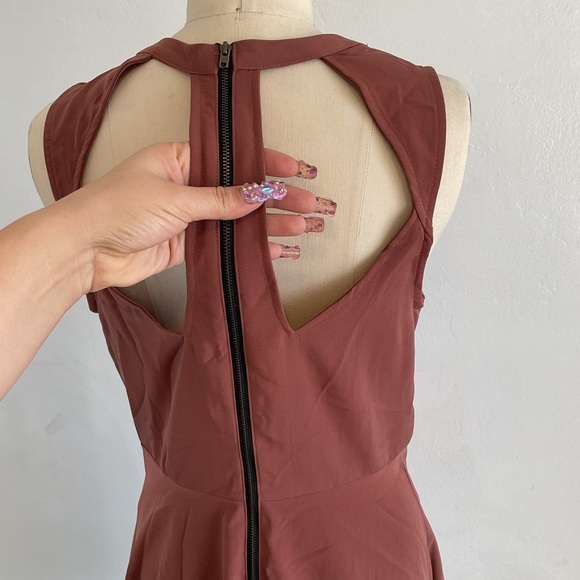 Dress - Picture 6 of 9